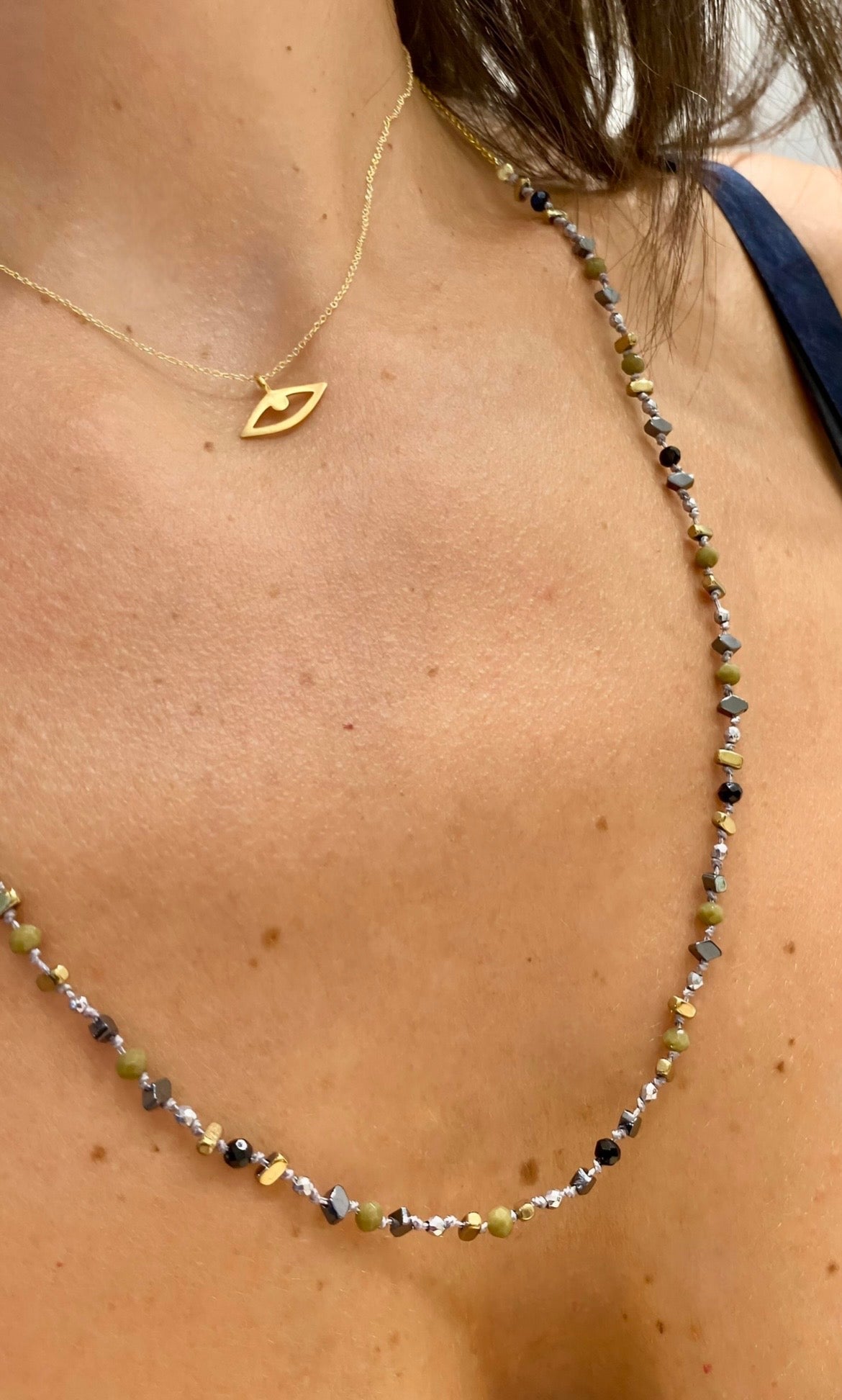 Minimal Eye Pendant Necklace in 14K Gold