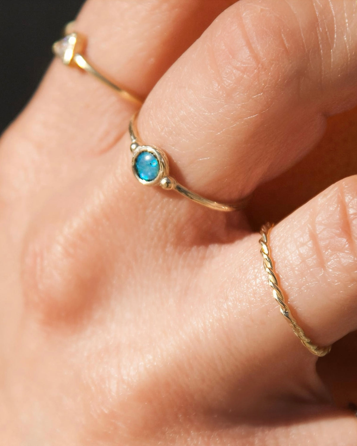 Bague en opale bleue
